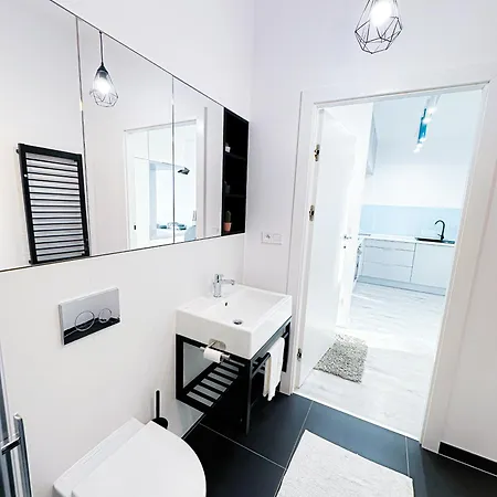 Klobucka White Near Chopin Airport
